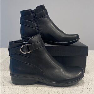 Naturalizer Black Ankle Booties with Zipper and Strap